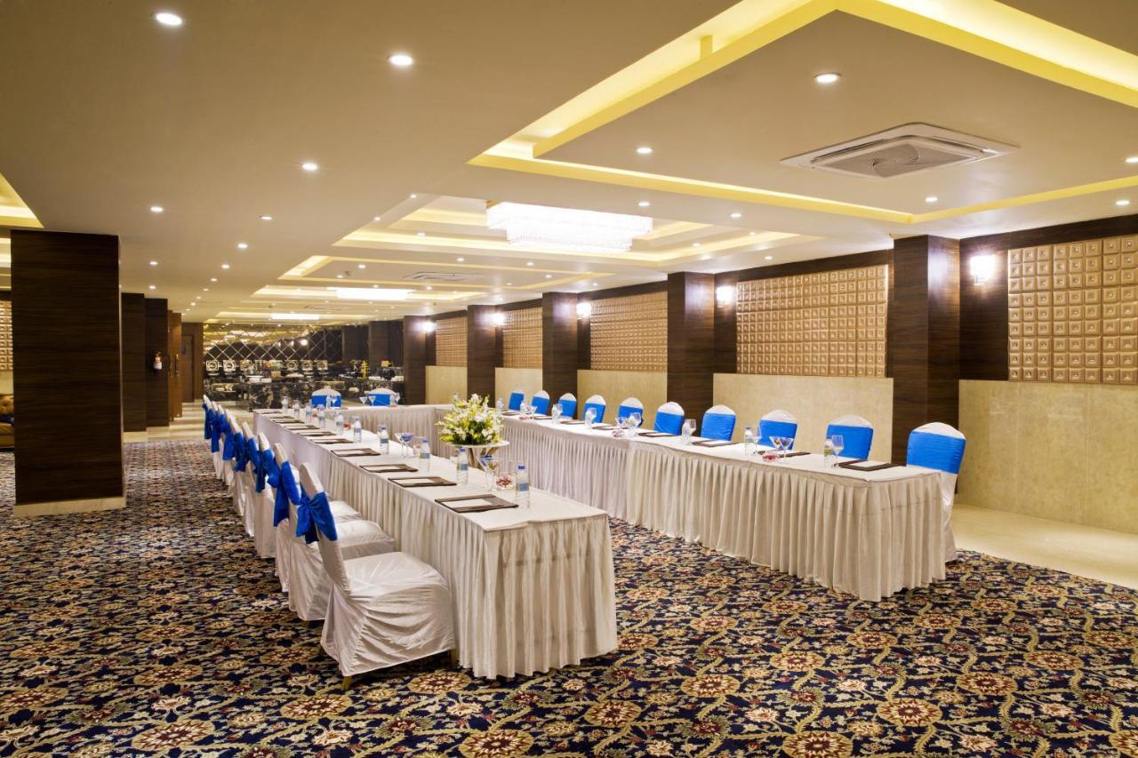 Regenta Central Noida, Sector 49 Eksteriør billede
